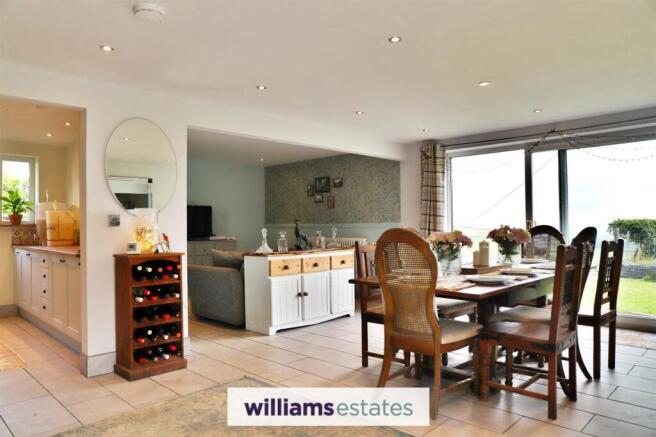 Dining/Sitting Room