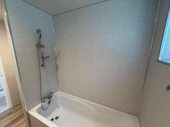 3 bed Bungalow to rent Image 7