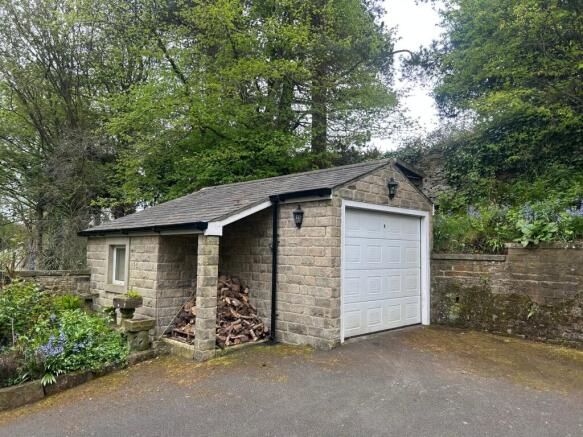 5 bed Semi-Detached for sale Image 8