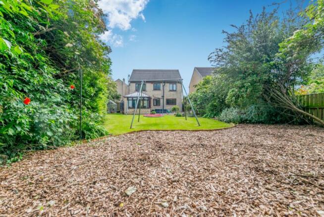 4 bed Detached for sale Image 2