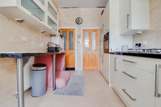 3 bed Terraced for sale Image 5