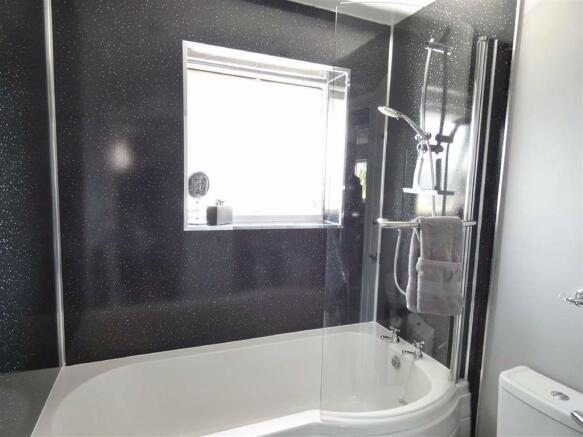 MODERN BATHROOM