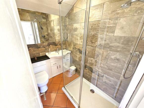 Annex Ensuite.jpg