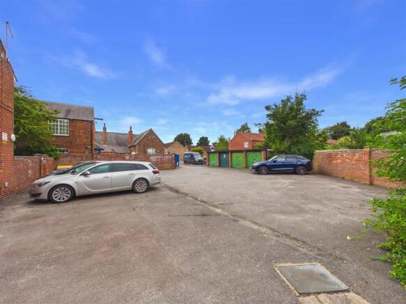 2 bed Apartment for sale Image 9