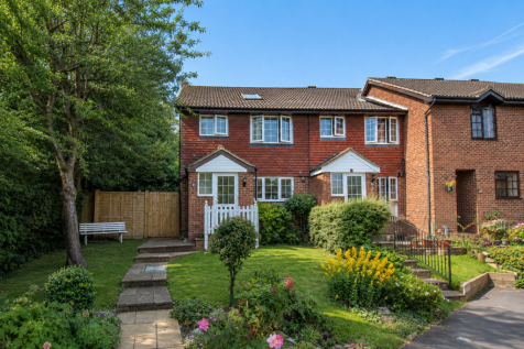 Foxglove Gardens, Guildford, GU4