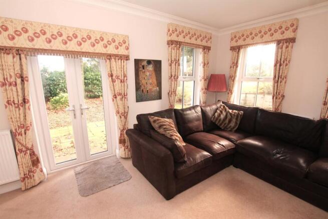 2 bed Flat to rent Image 9
