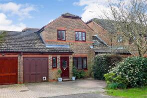 5, Treetops, Horsham RH13 9GE