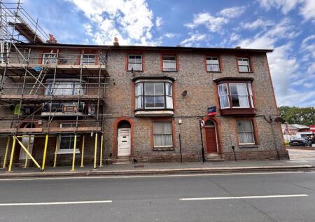 Flat 2, 122 St. James Street, Newport, Isle Of Wight, PO30 5HE