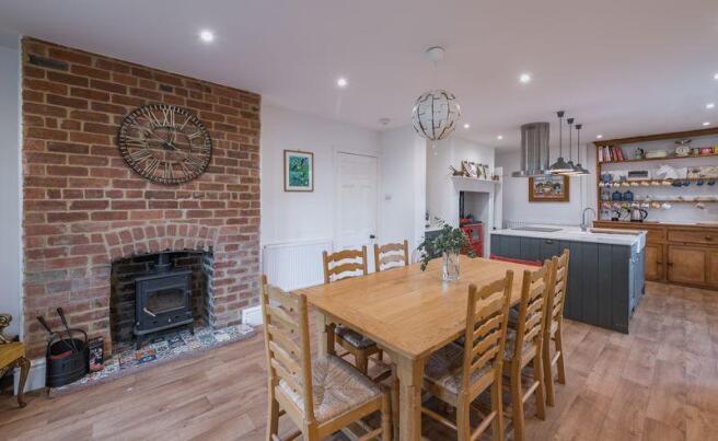 Kitchen/Dining...