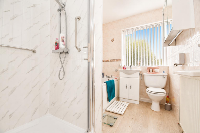 2 bed Flat for sale Image 10