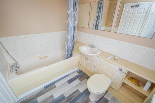 BATHROOM/W.C.