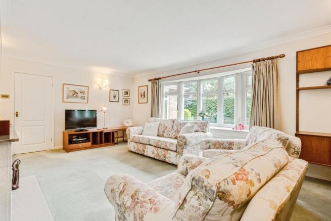 3 bed Detached Bungalow for sale Image 4