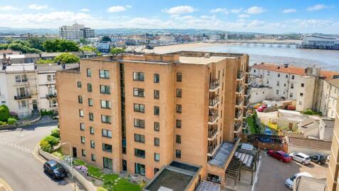 Madeira Court**Sea Front Location**Sea View**Beautifully Presented**