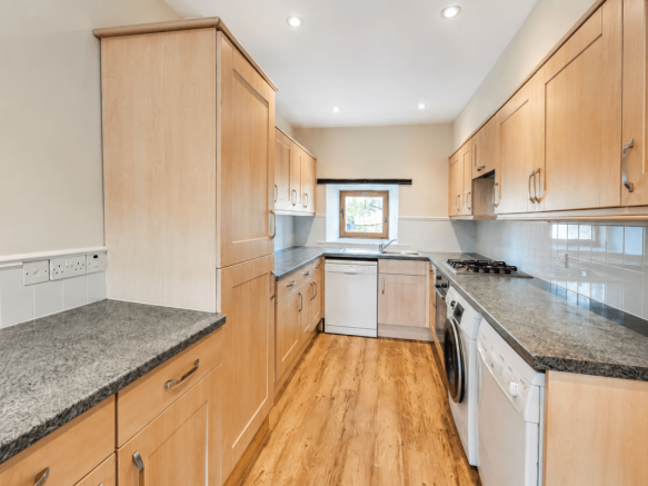 3 bed Barn Conversion to rent Image 5