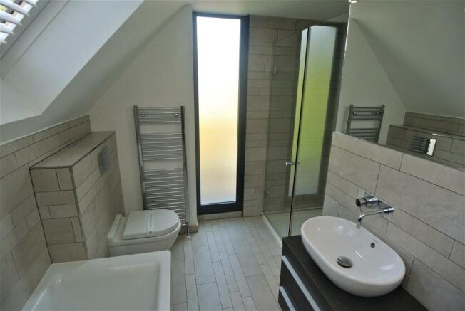 Bathroom 2.JPG