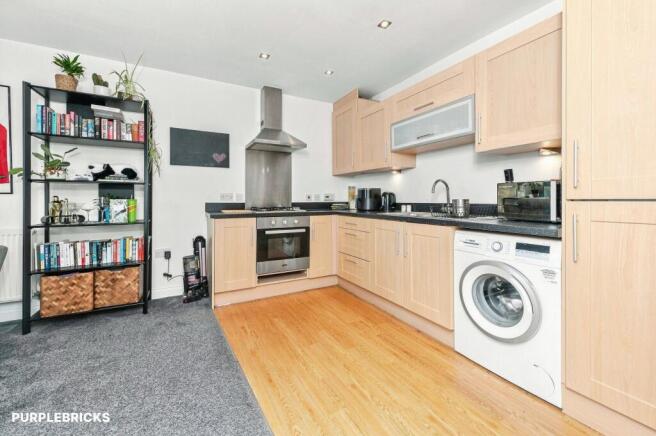 2 bed Flat for sale Image 5