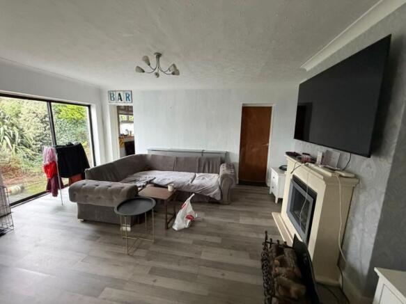 13 Gogarth Avenue, Dwygyfylchi, Penmaenmawr, Gwynedd, LL34 6PY photo 4
