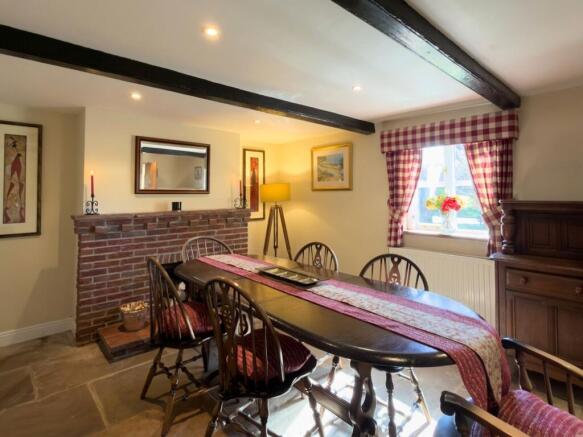 4 bed Detached for sale Image 7
