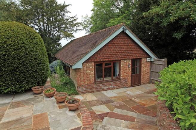 Annexe Outside Edge