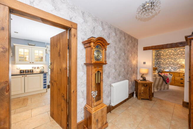 3 bed Barn Conversion for sale Image 11