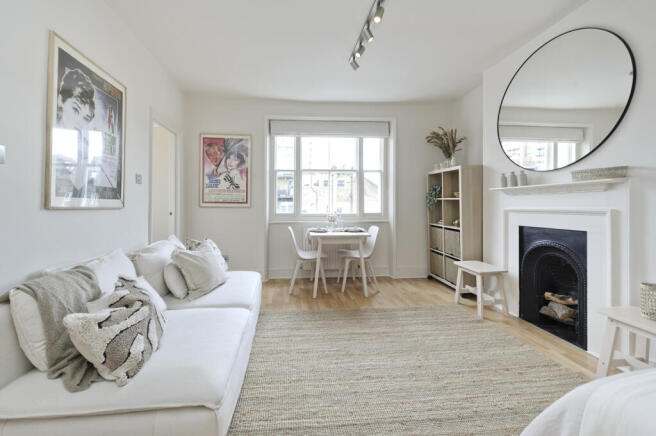 Studio to rent Nottingham Place, Marylebone W1U