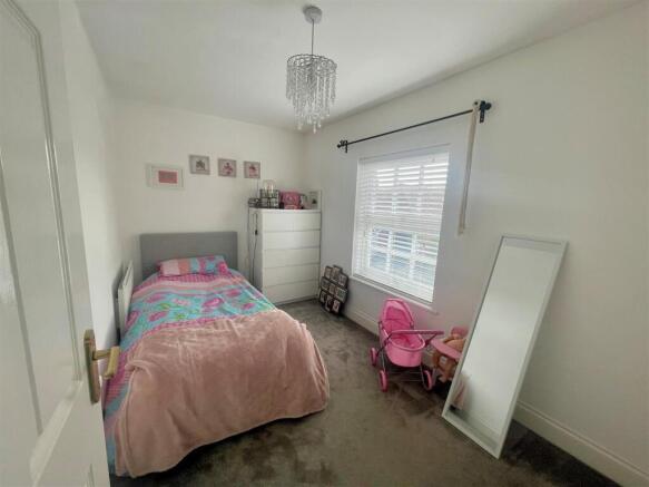 Bedroom 4.jpg