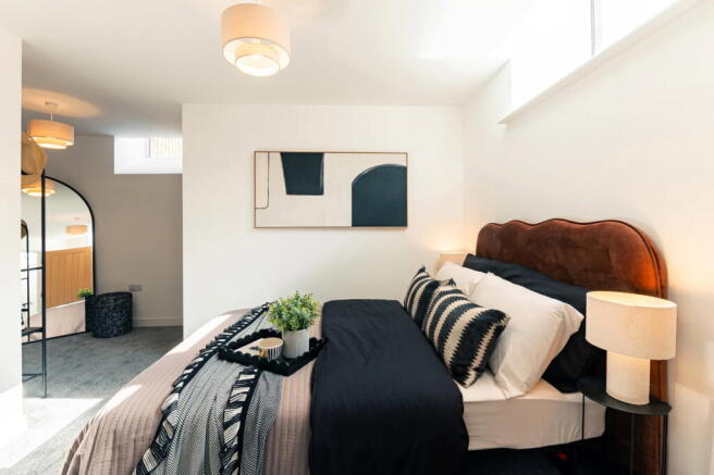 4 bed Town House for sale Image 12