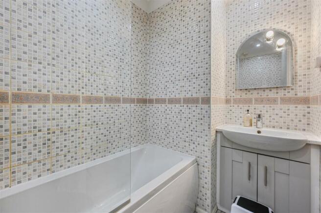 WH - 30 Alpine View - BathroomA3 (1).JPG