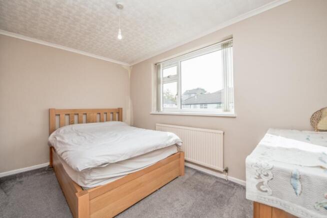 5 bed Semi-Detached for sale Image 8