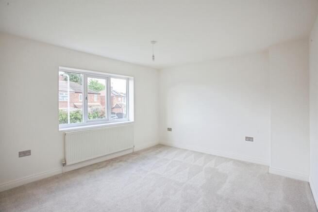 3 bed Semi-Detached for sale Image 12