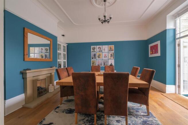 5 bed Terraced for sale Image 9