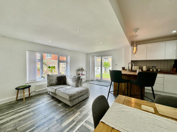 3 bed Bungalow for sale Image 8