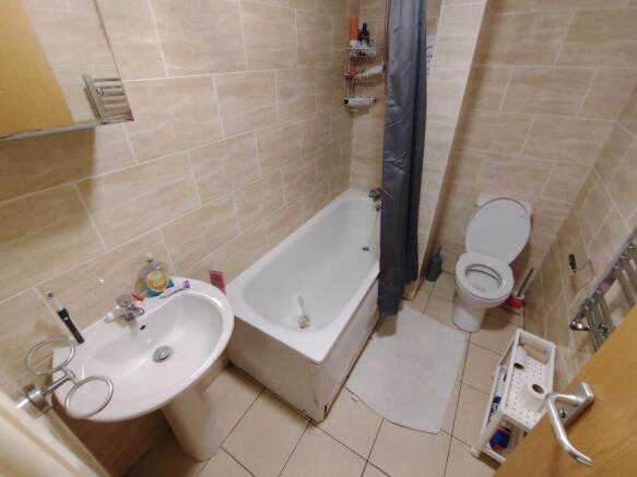 Ground floor bathroo