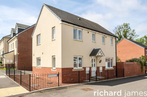 Lucknam Crescent, Coate, Swindon, SN3