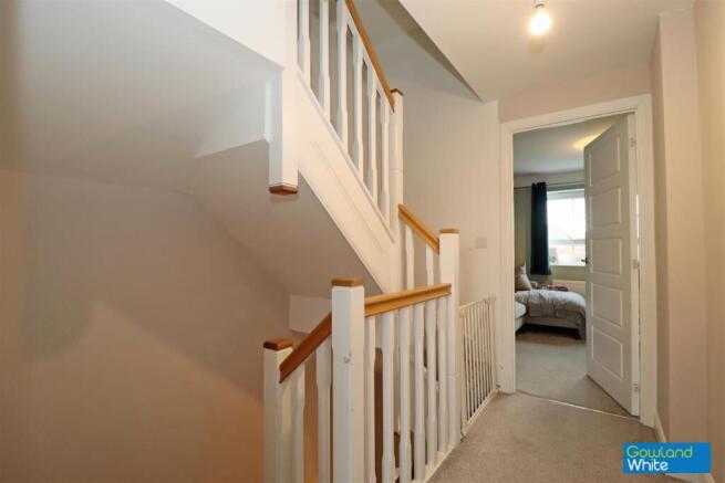 4 bed Terraced for sale Image 8