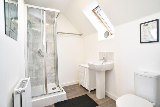 4 bed Semi-Detached for sale Image 9