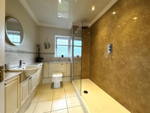 Ensuite