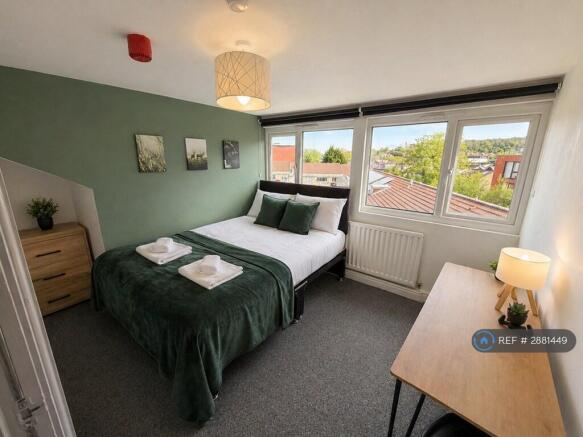 6 bed Terraced to rent Image 10