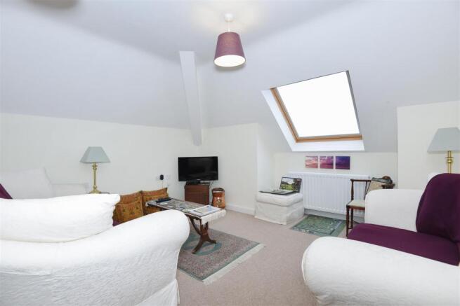 Living Room2.jpg