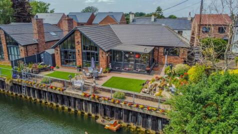 River Bank, Spalding