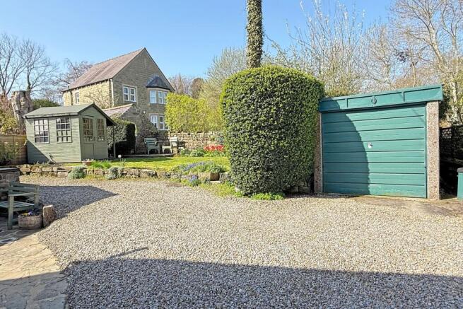 2 bed Terraced for sale Image 8
