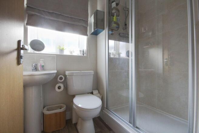 Ensuite to Bed 1