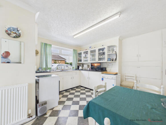 3 bed Detached Bungalow for sale Image 10