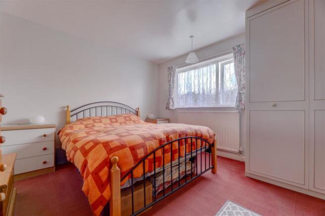 4 Arden Close Interior 02.jpg