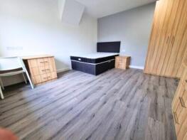 14, Hessle Road, Hyde Park, Leeds LS6 1EH