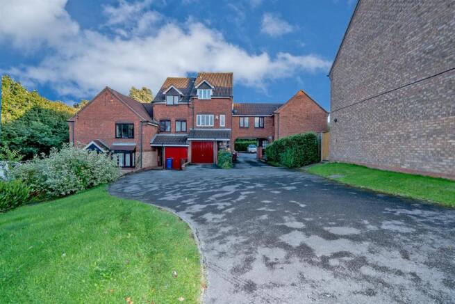 12 Almond Close (1 o