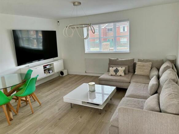 3 bed Detached for sale Image 8