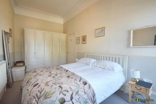 Bedroom 1.jpg
