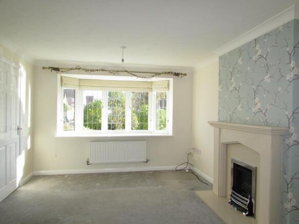 Lounge to front