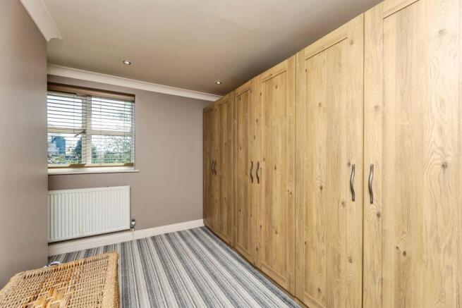 4 bed Detached for sale Image 12